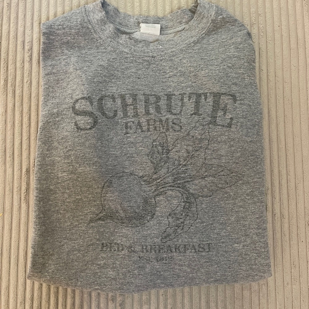 The Office Schrute Farms Bed & Breakfast Vintage Crew Neck Sweatshirt Pullover